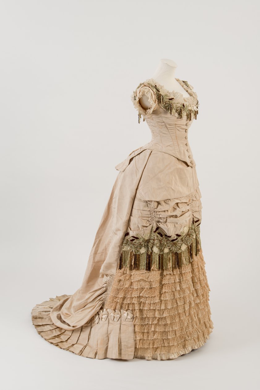 Robe de soirée en soie côtelée crème foncée - English School