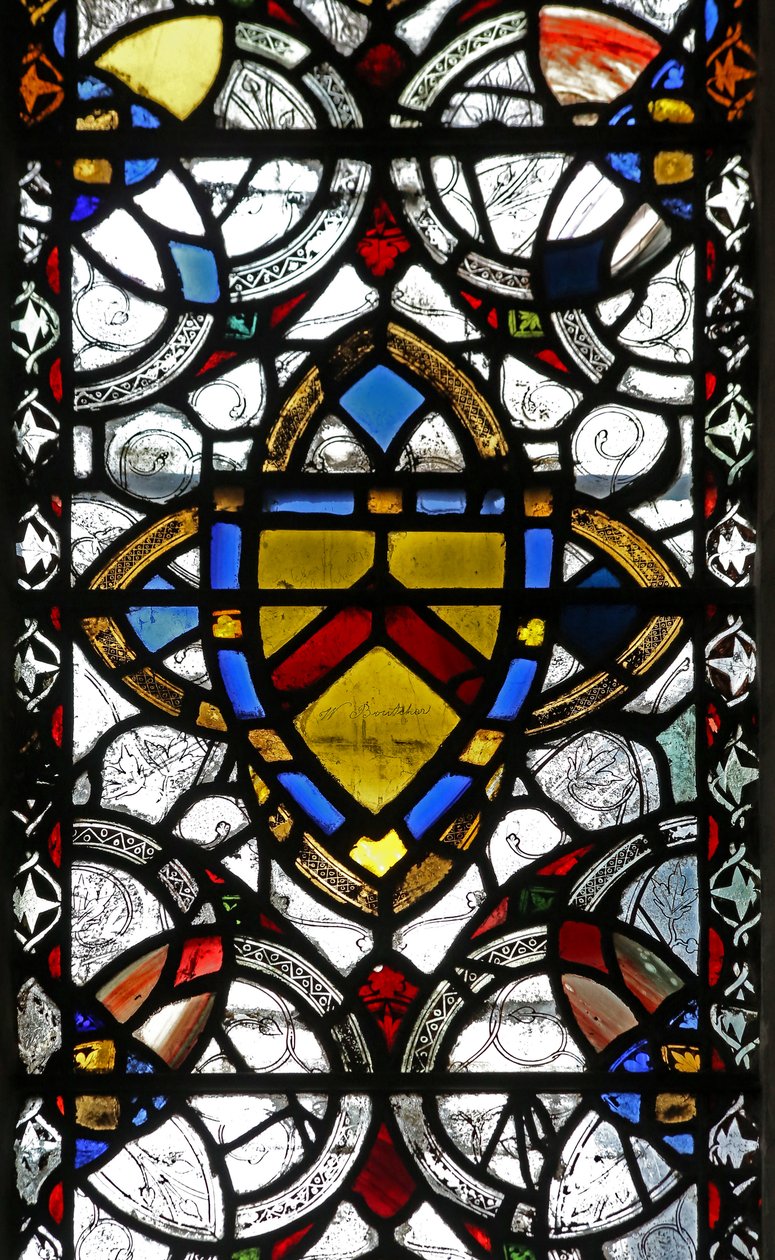 Fenêtre n4 représentant grisaille et blason - English School