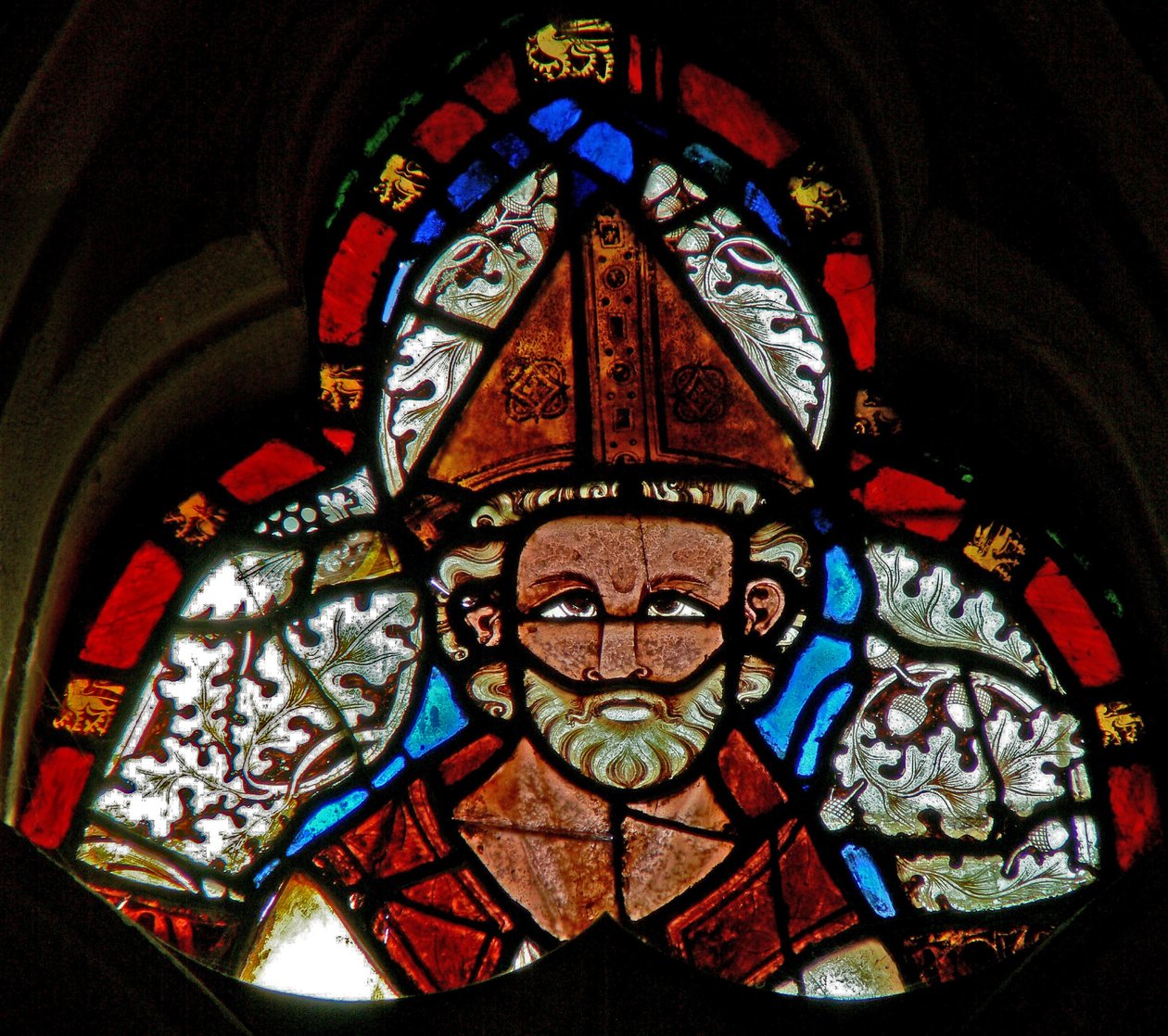 Fenêtre s-2 représentant Saint Dunstan - English School