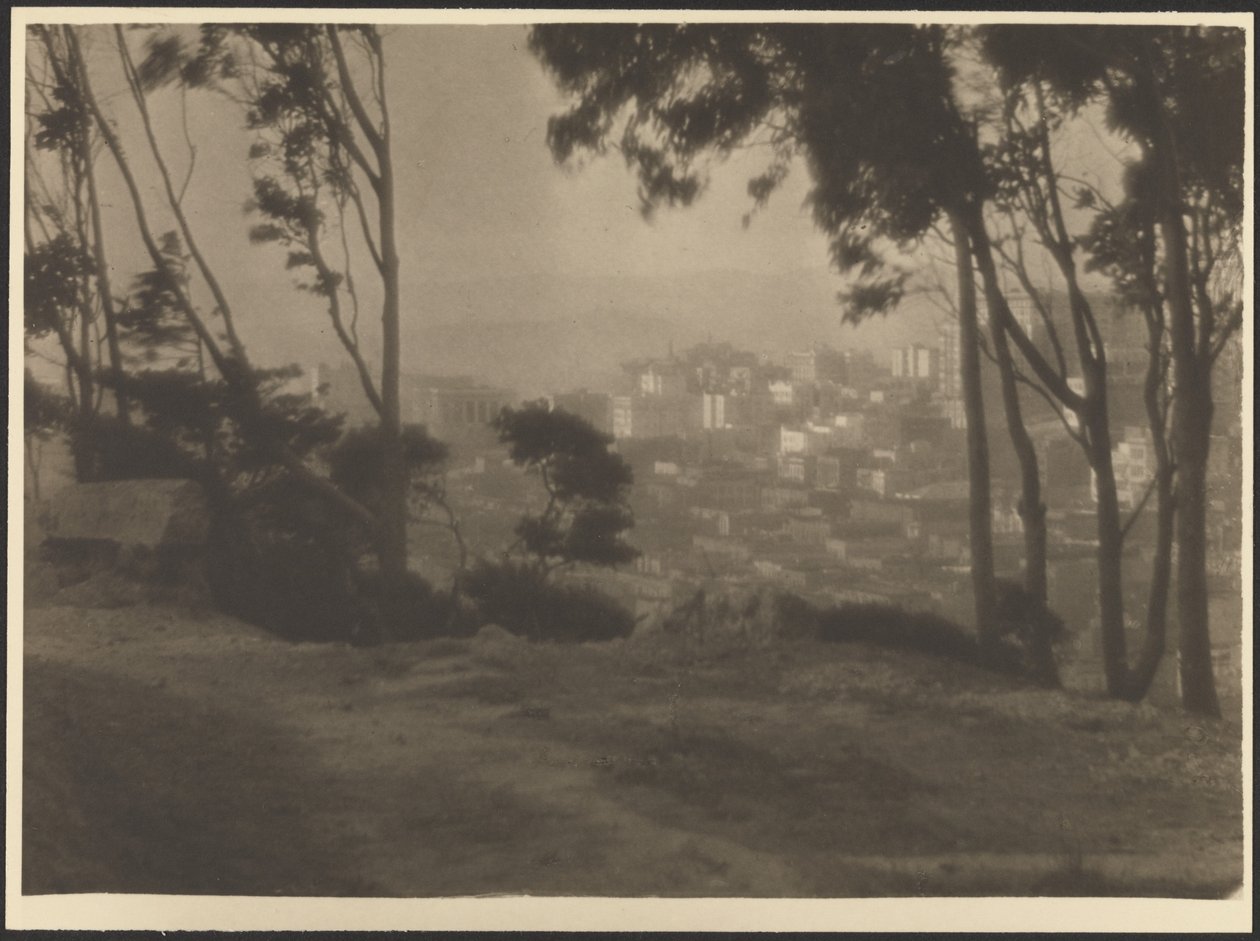 La ville vue du sommet de la colline - Ernest Mitchell Pratt