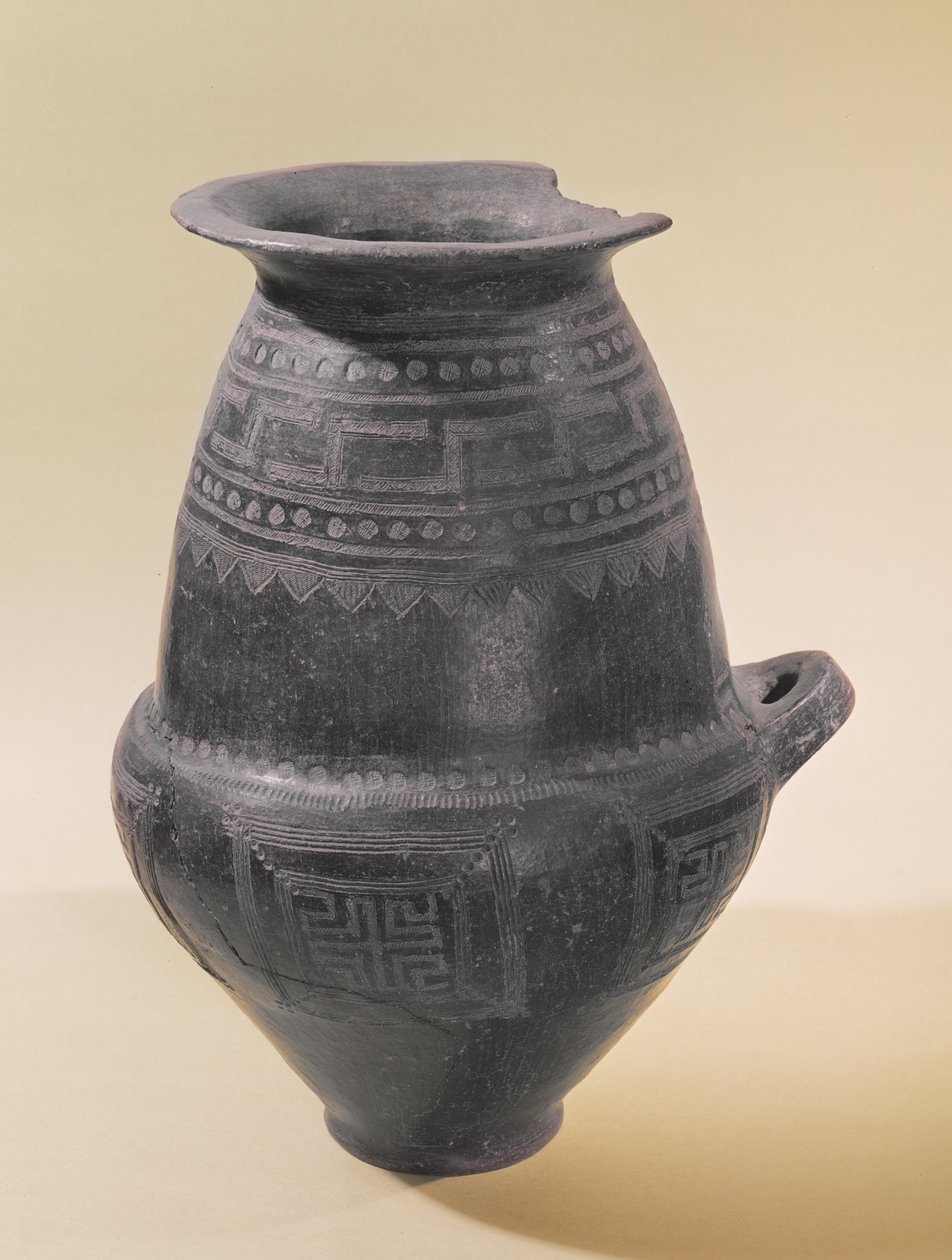 Urne cinéraire étrusque avec décoration géométrique, période villanovienne, 8ème siècle av. J.-C. - Etruscan