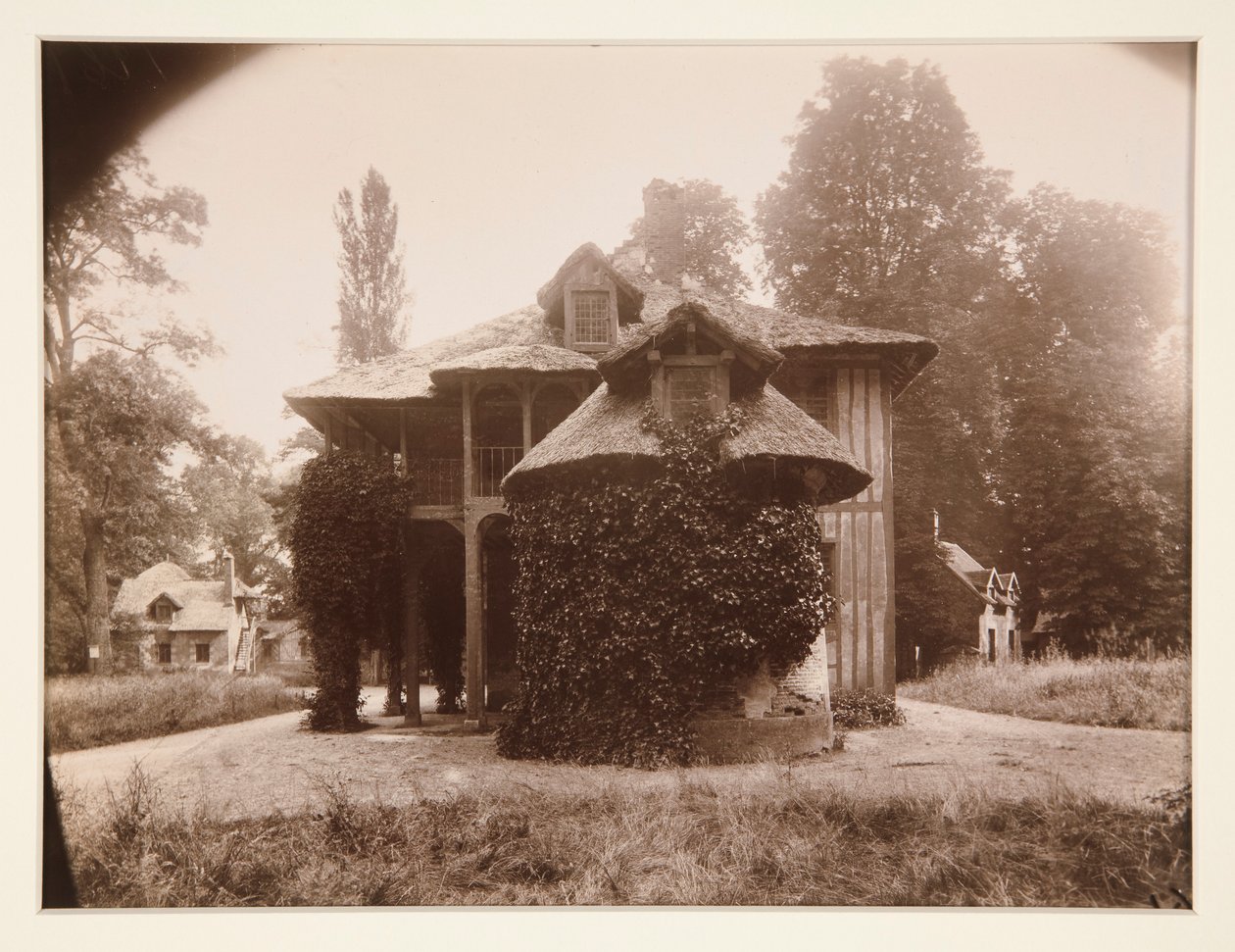 Petit Trianon, Versailles - Eugène Atget
