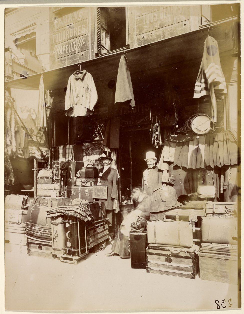 Rue du Petit Thouars [sic] - Eugène Atget