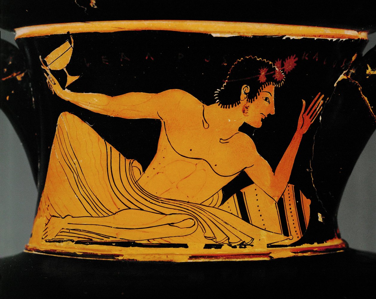 Ephèbe avec coupe et vase ... - Euphronios