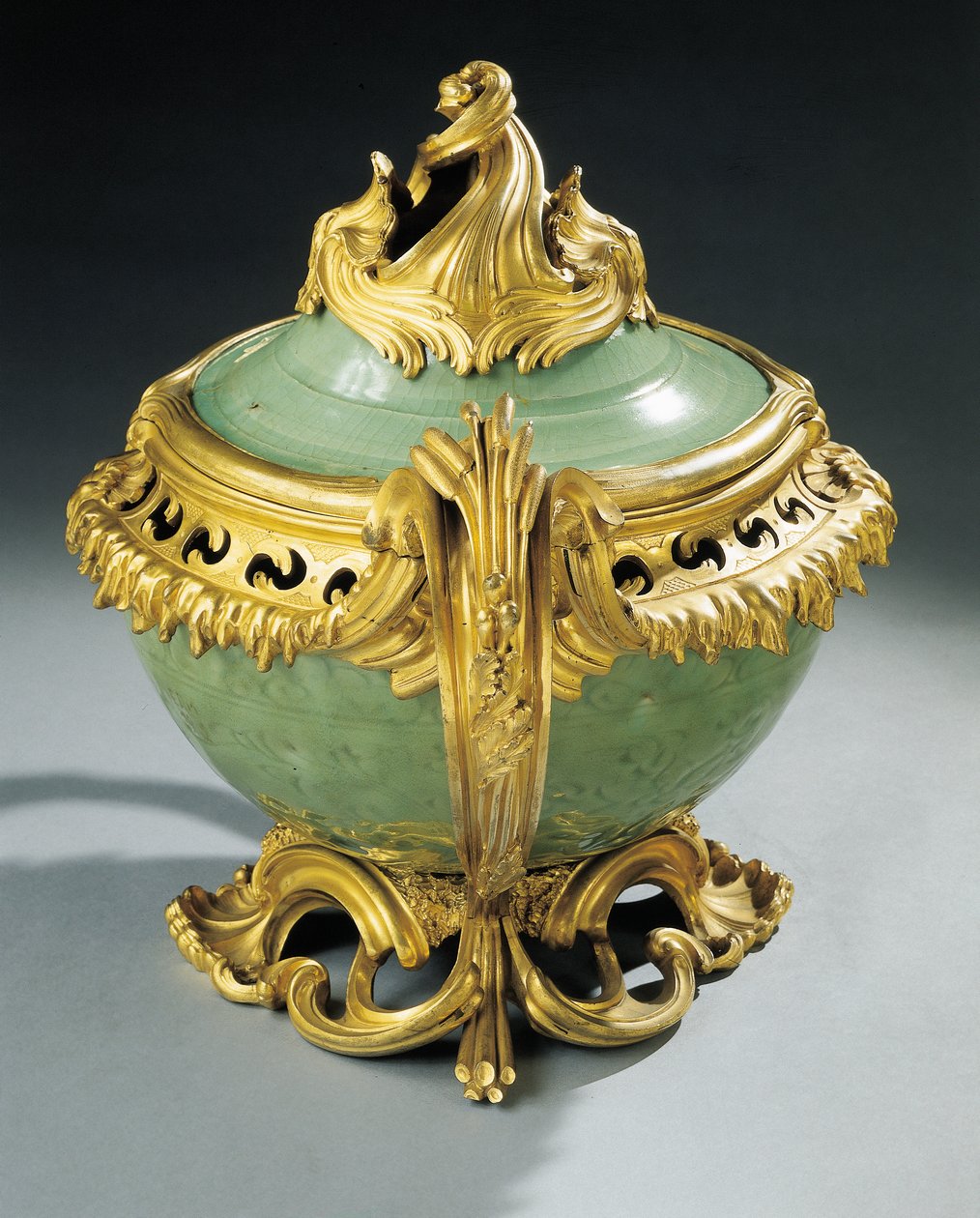 Vase pot-pourri Louis XV - European School
