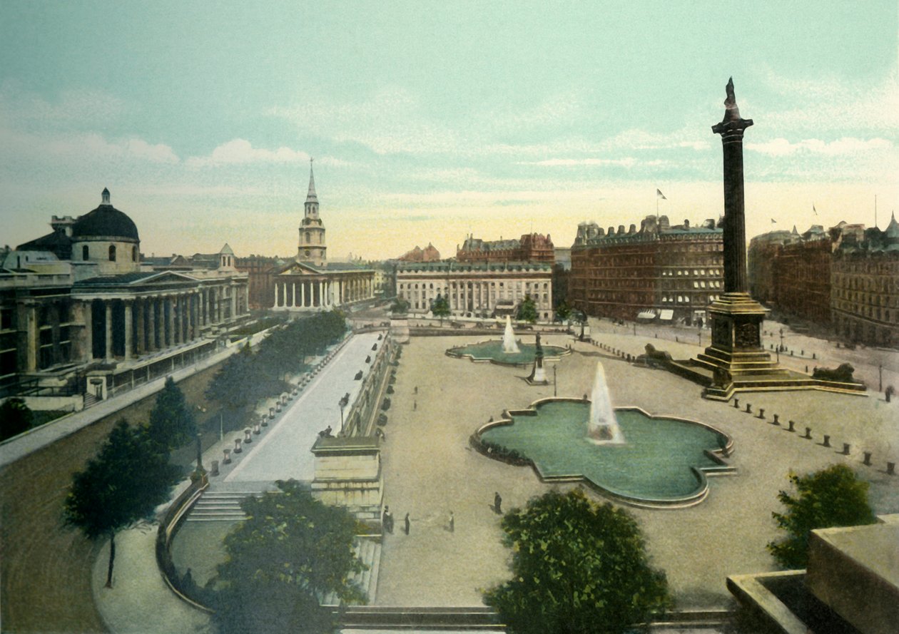 Trafalgar Square, vers 1900 - Eyre and Spottiswoode