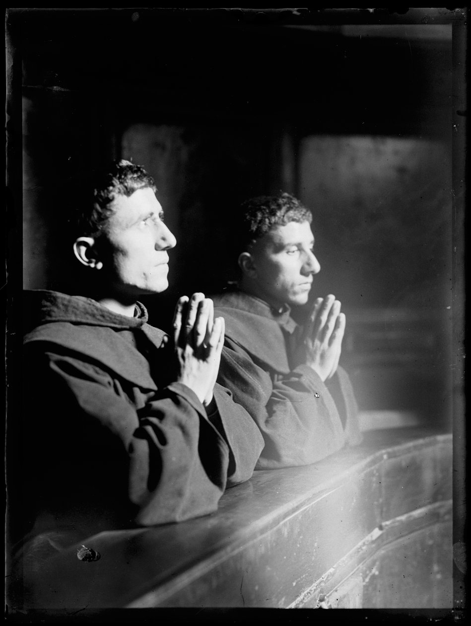 Prière franciscaine à Assise - Ferdinand Schmutzer