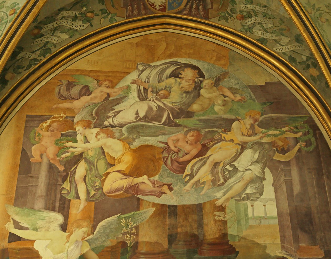 Le mur ouest de la chapelle Rayonnant de l
