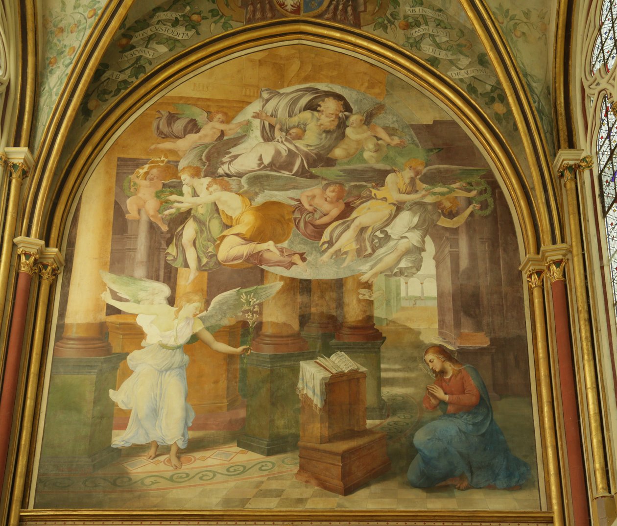 Le mur ouest de la chapelle rayonnante de l