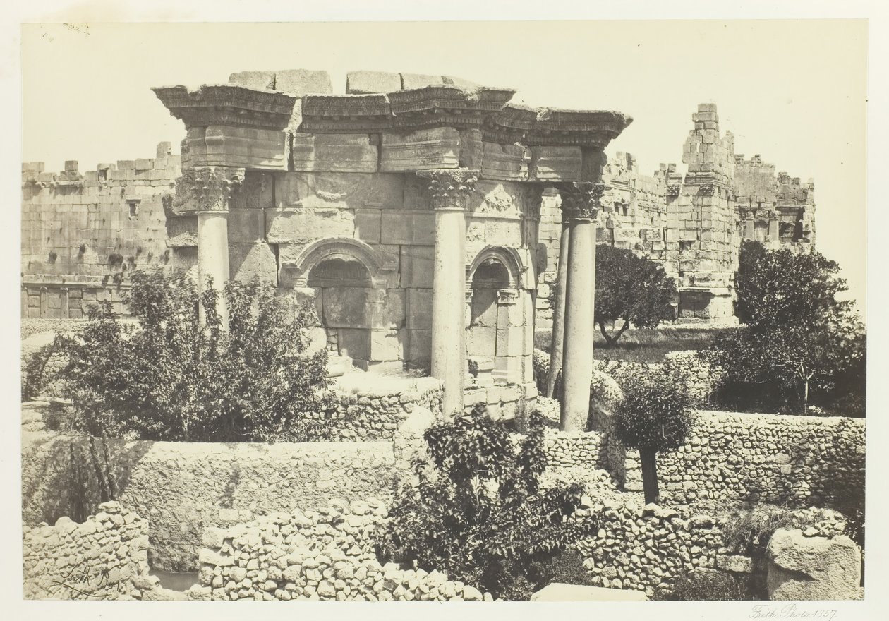 Le Temple circulaire, Baalbec, 1857 - Francis Frith