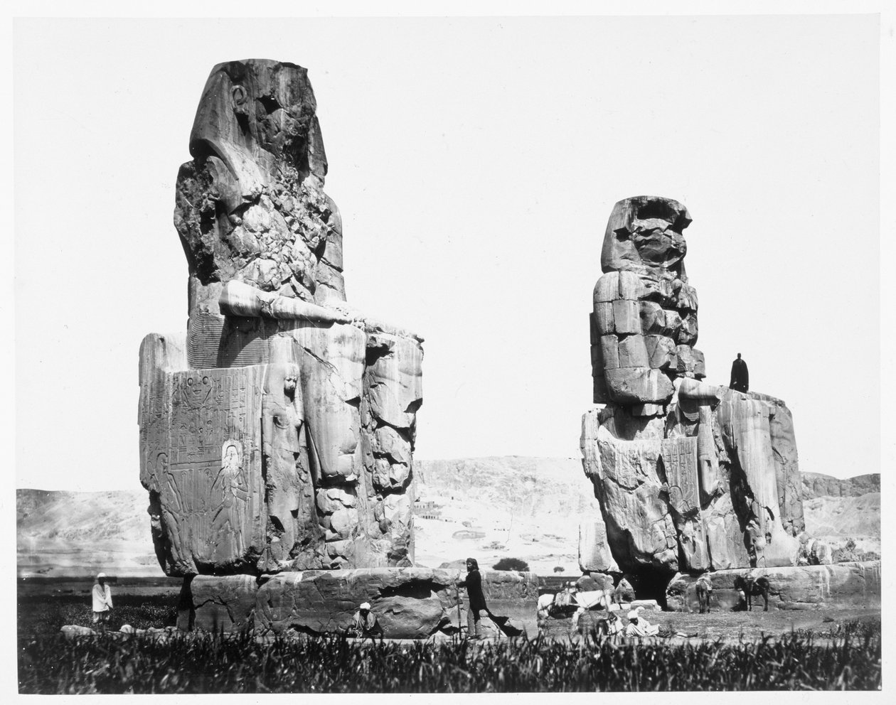 Les colosses de Memnon, Thèbes, Égypte, 1860 - Francis Frith