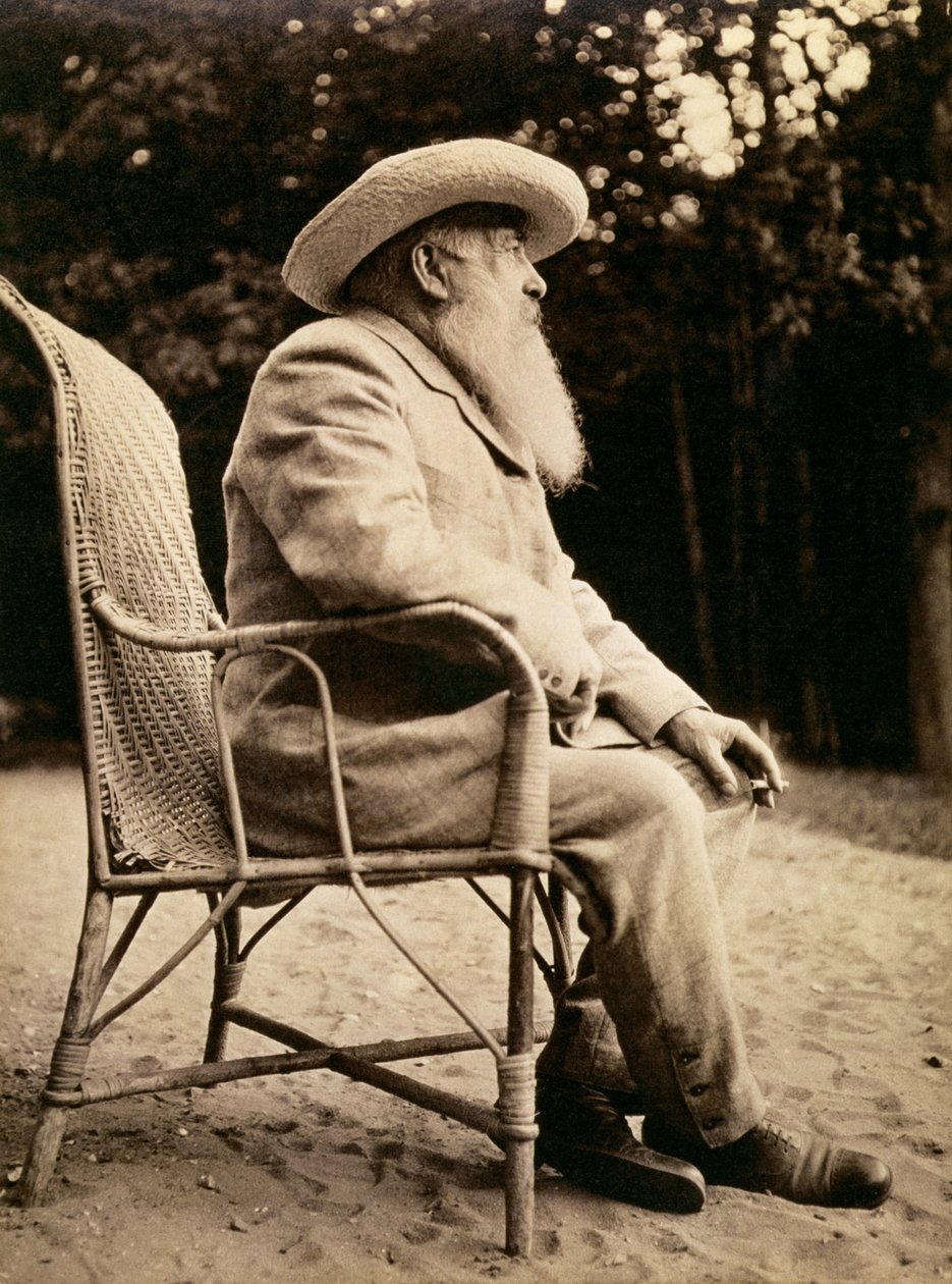 Claude Monet (1840-1926) dans le jardin de Giverny, 1915 - French Photographer