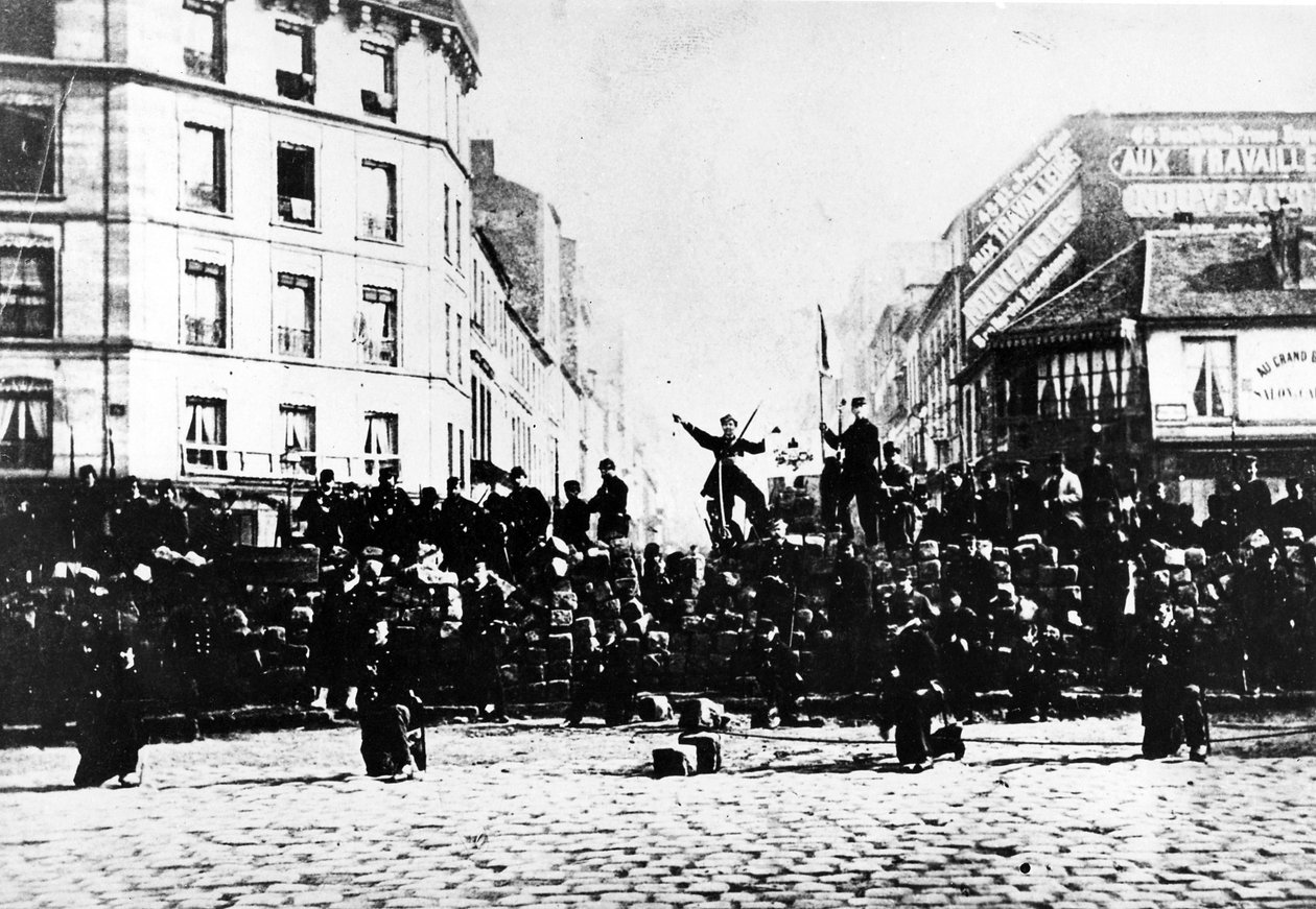 Barricade des Communards à Montmartre, 1871 - French Photographer
