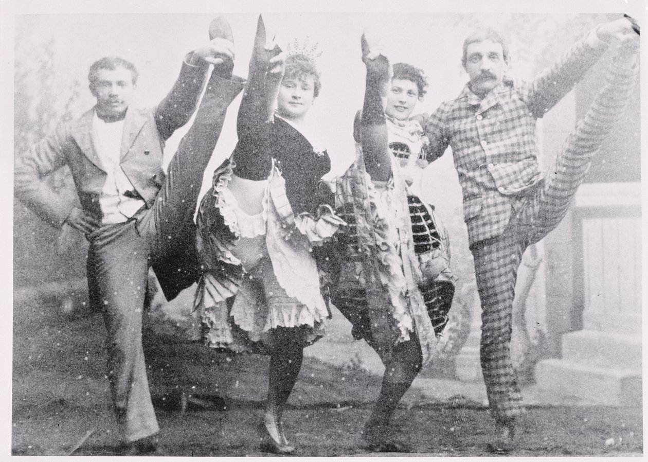 Danser le can-can, fin du XIXe siècle - French Photographer