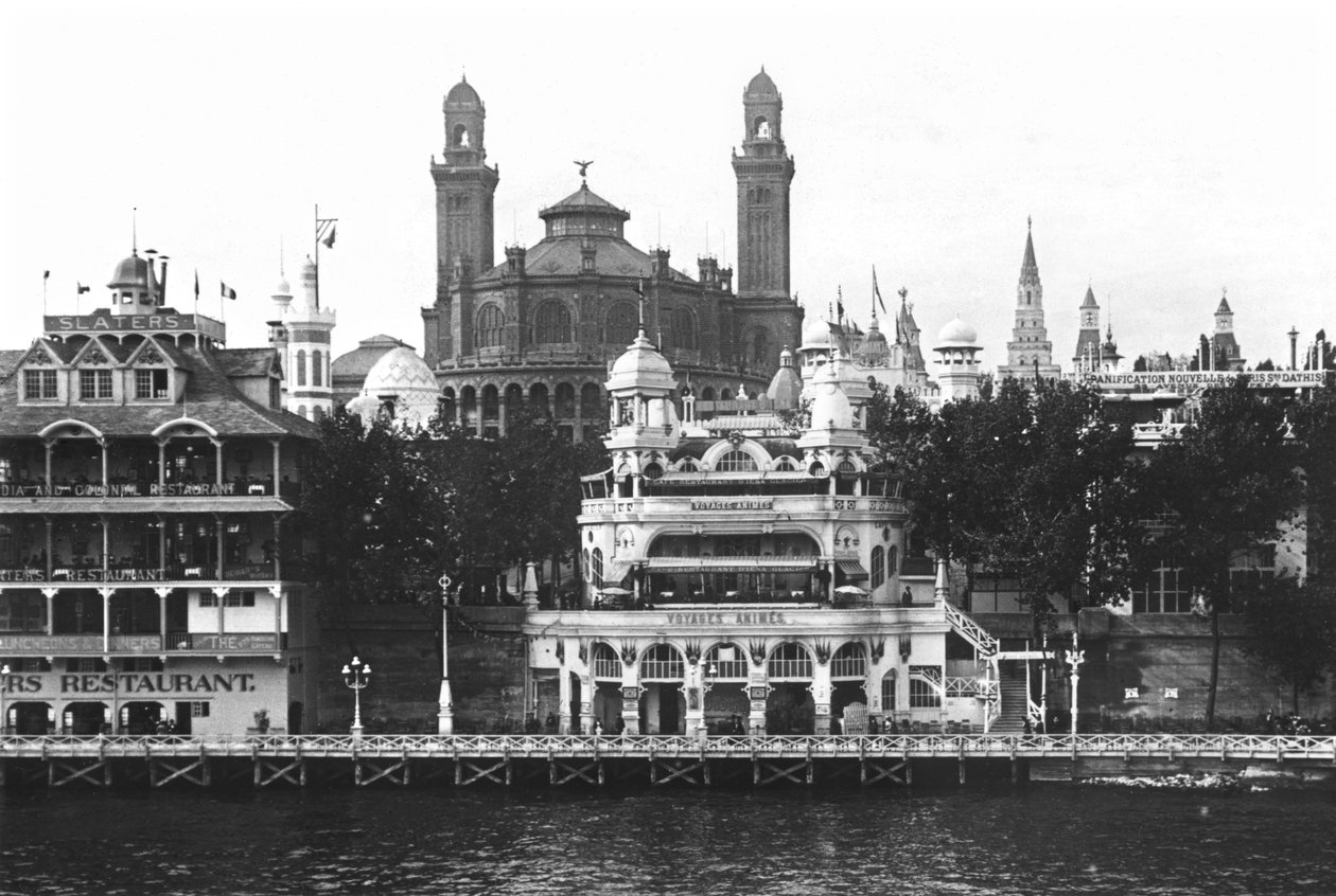 Pavillons le long de la rivière, Exposition universelle de 1900, 1900 - French Photographer