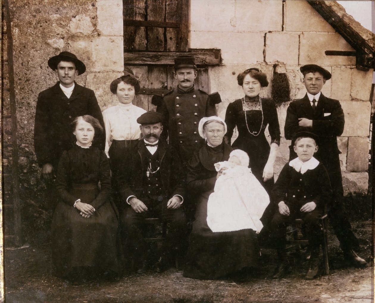 Famille paysanne de la région de la Sarthe lors d