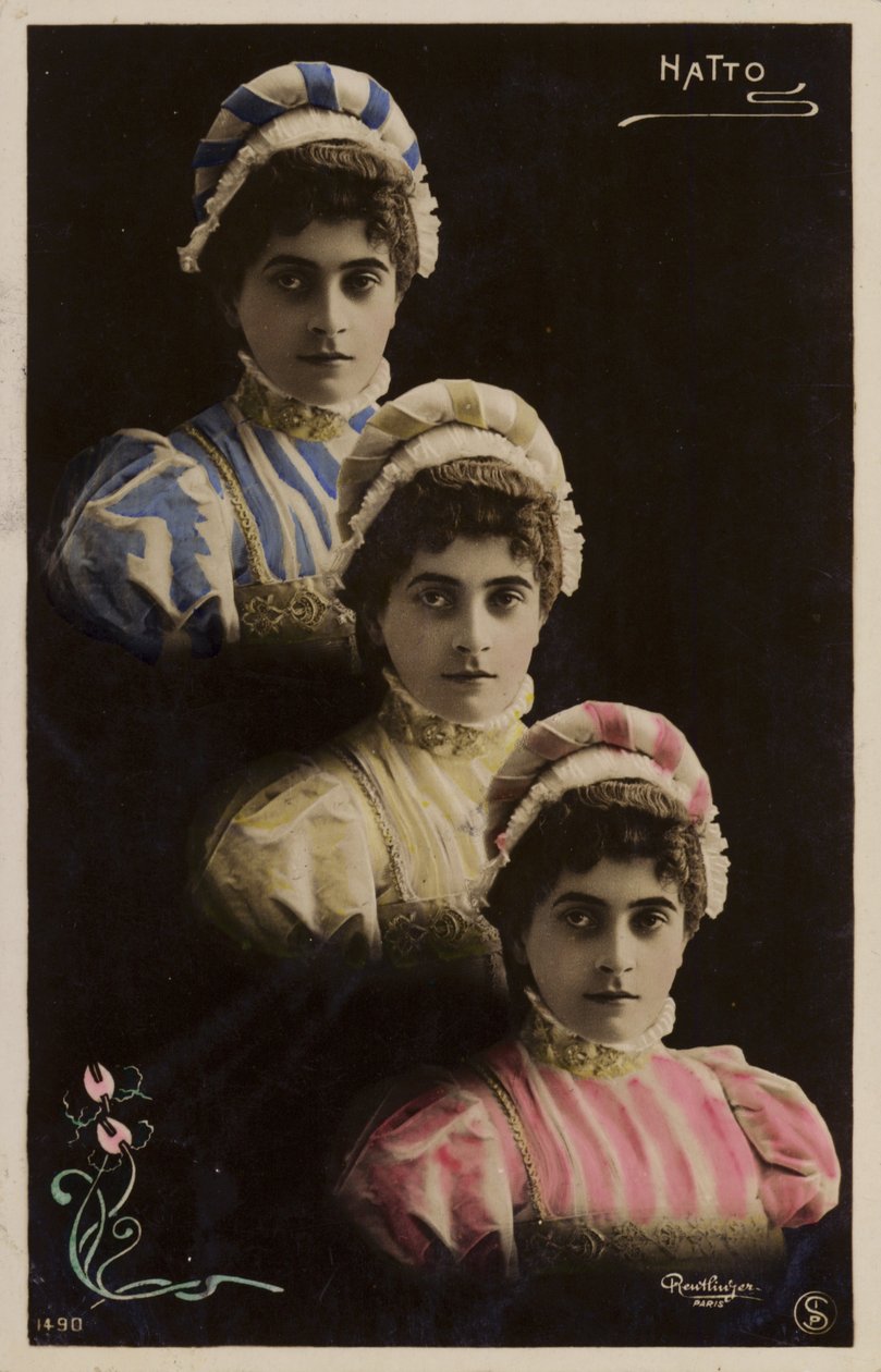 Trois têtes féminines identiques - French Photographer