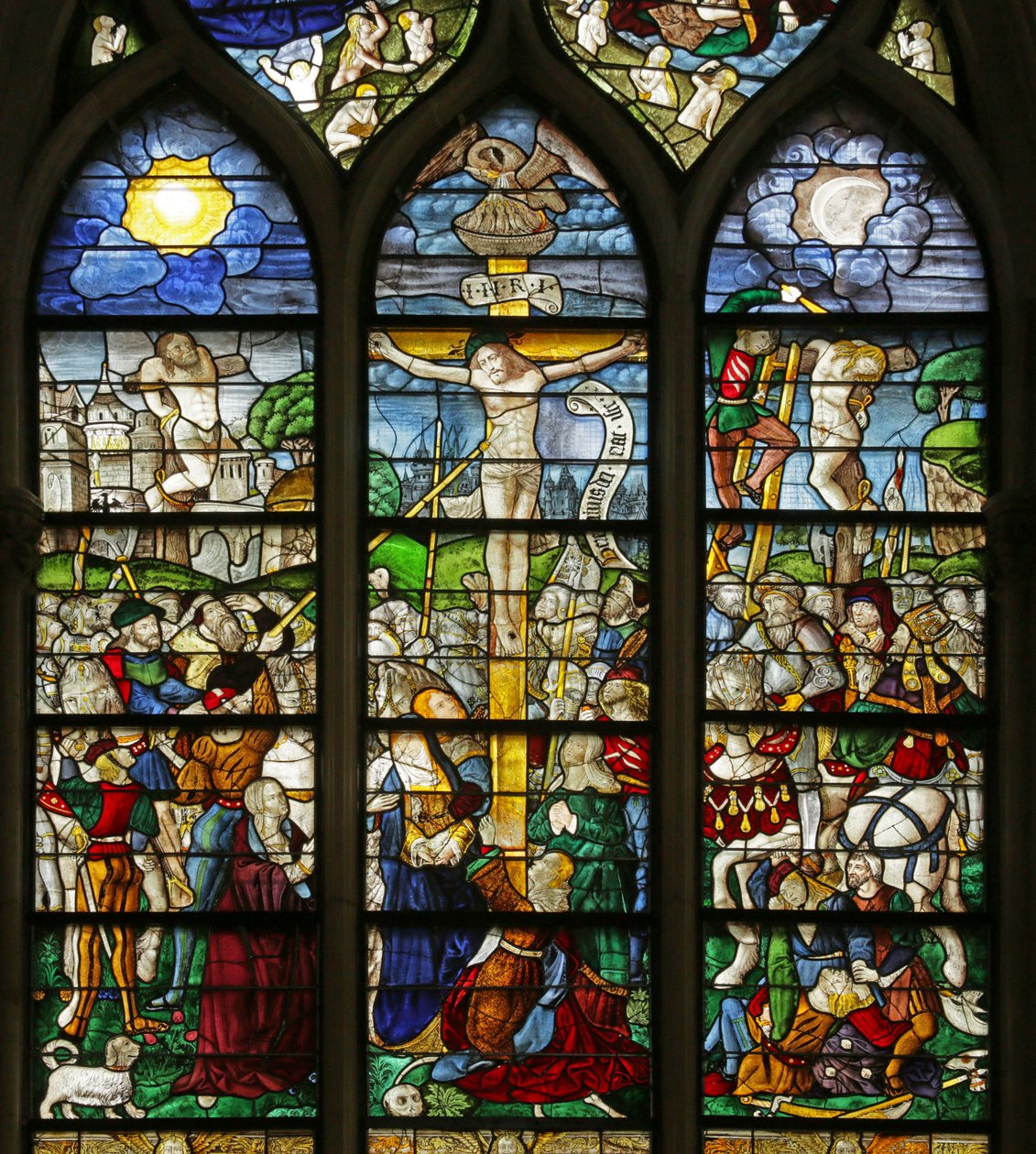Vitrail représentant la Crucifixion et les scènes de la Passion, détail de 2921604 - French School