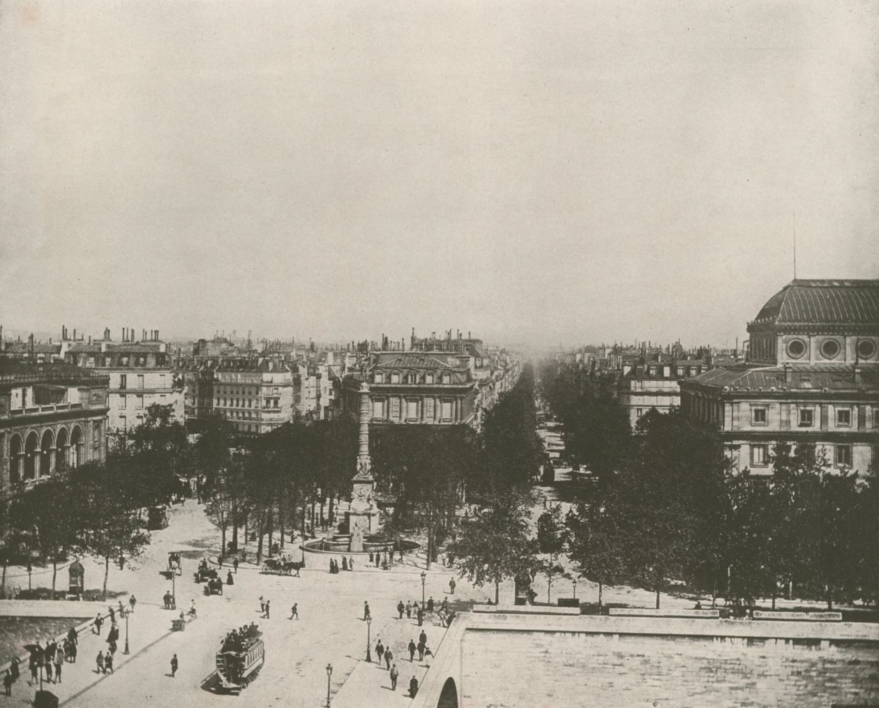 Paris : La Place du Châtelet - French Photographer