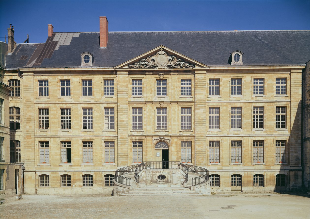 Vue extérieure du Musée Saint-Remi - French School