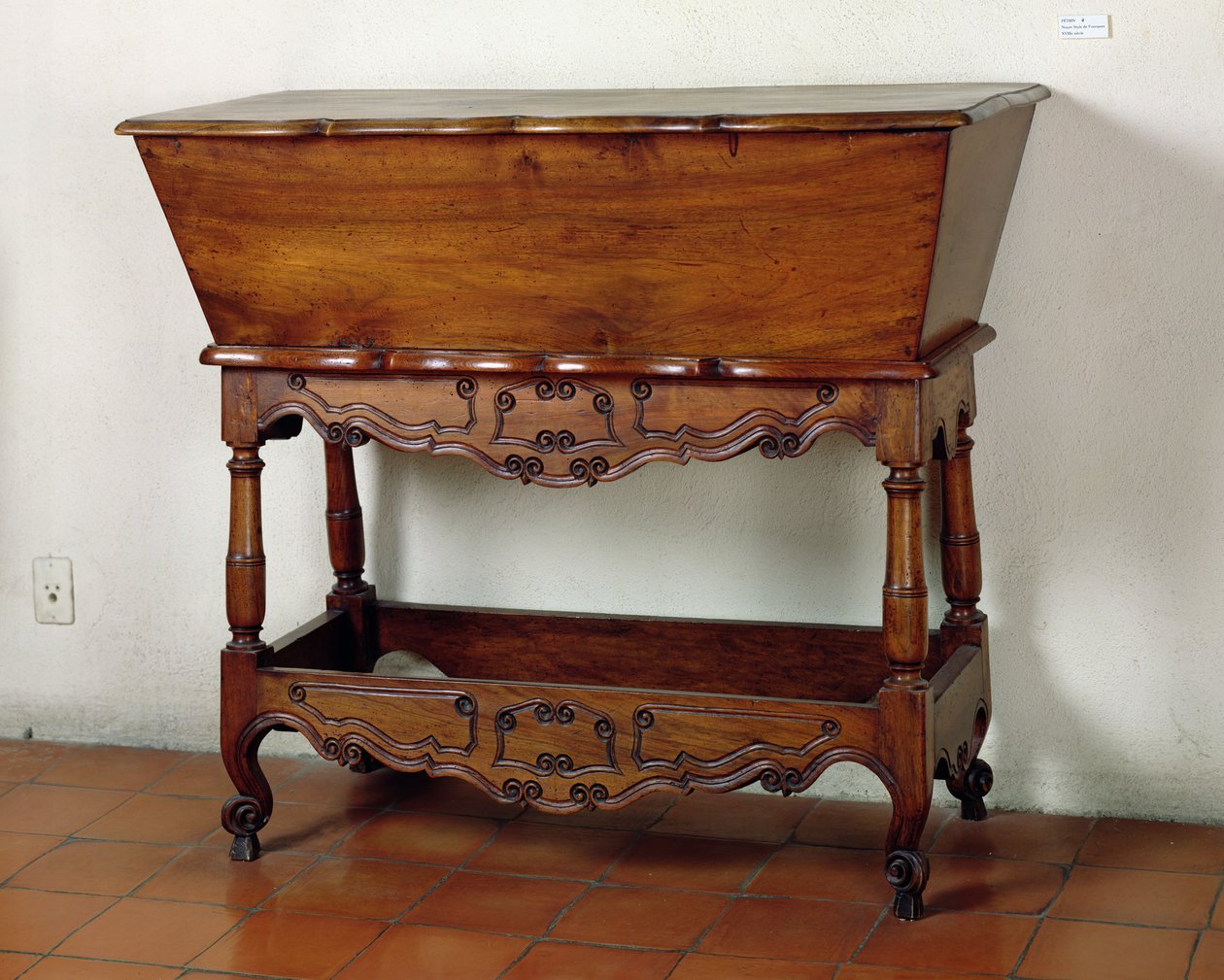 Table de style Fouques (bois) - French School