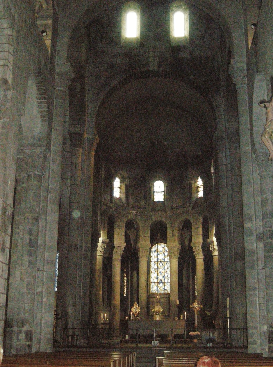 Vue intérieure de la basilique - French School