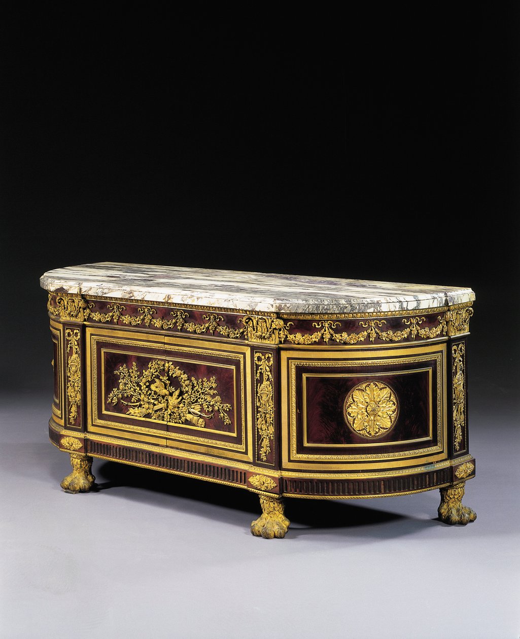 Commode à vantaux de style Louis XVI, vers 1880 - French School