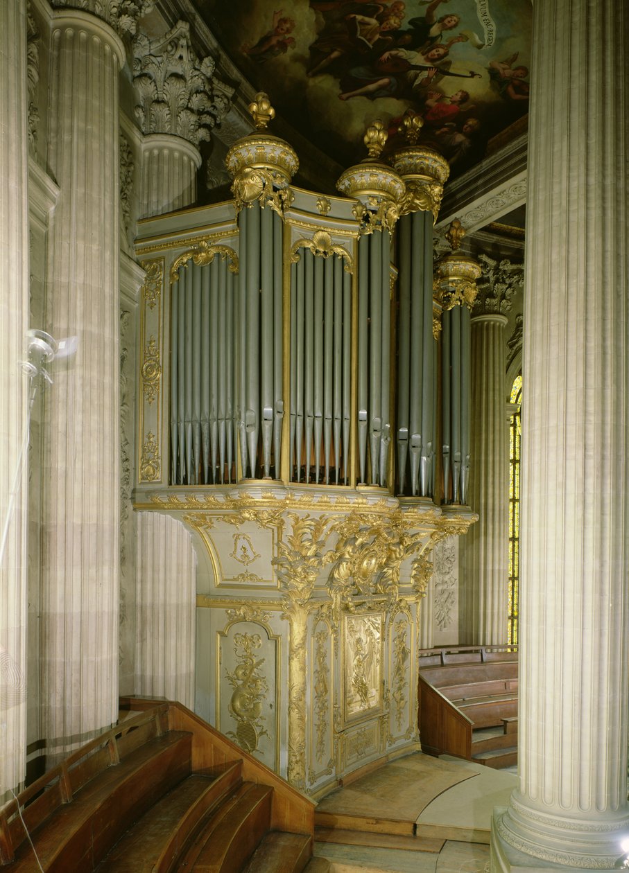 Orgue dans la chapelle - French School
