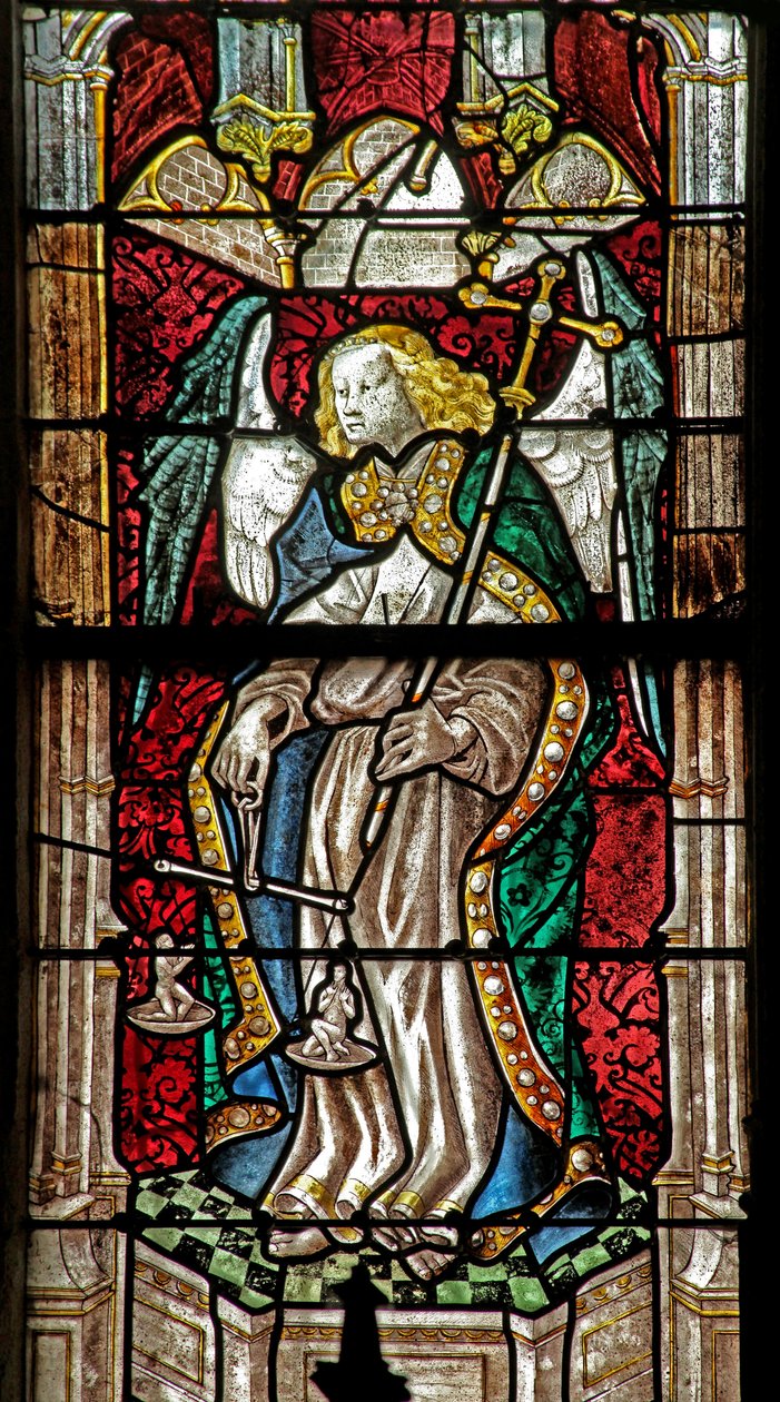 Fenêtre w15 représentant Saint Michel - French School