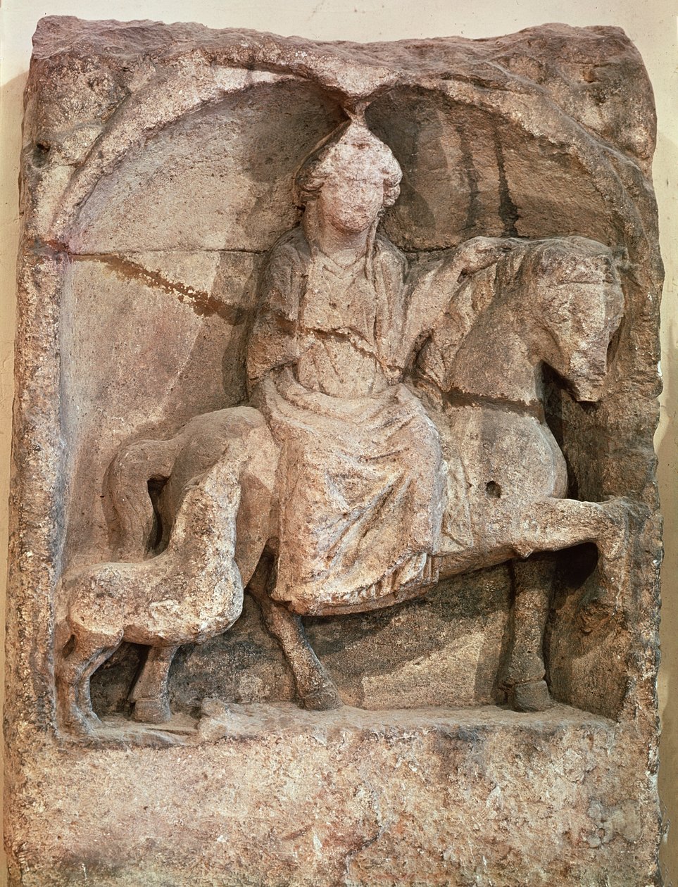 Relief représentant Epona, déesse gauloise et protectrice des chevaux, cavaliers et voyageurs, de Mellicey, Saône-et-Loire - Gallo Roman