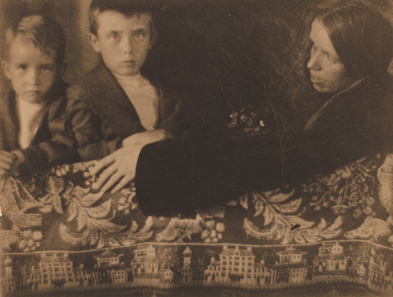 Groupe familial (Mme White, Maynard & Lewis) - Gertrude Käsebier