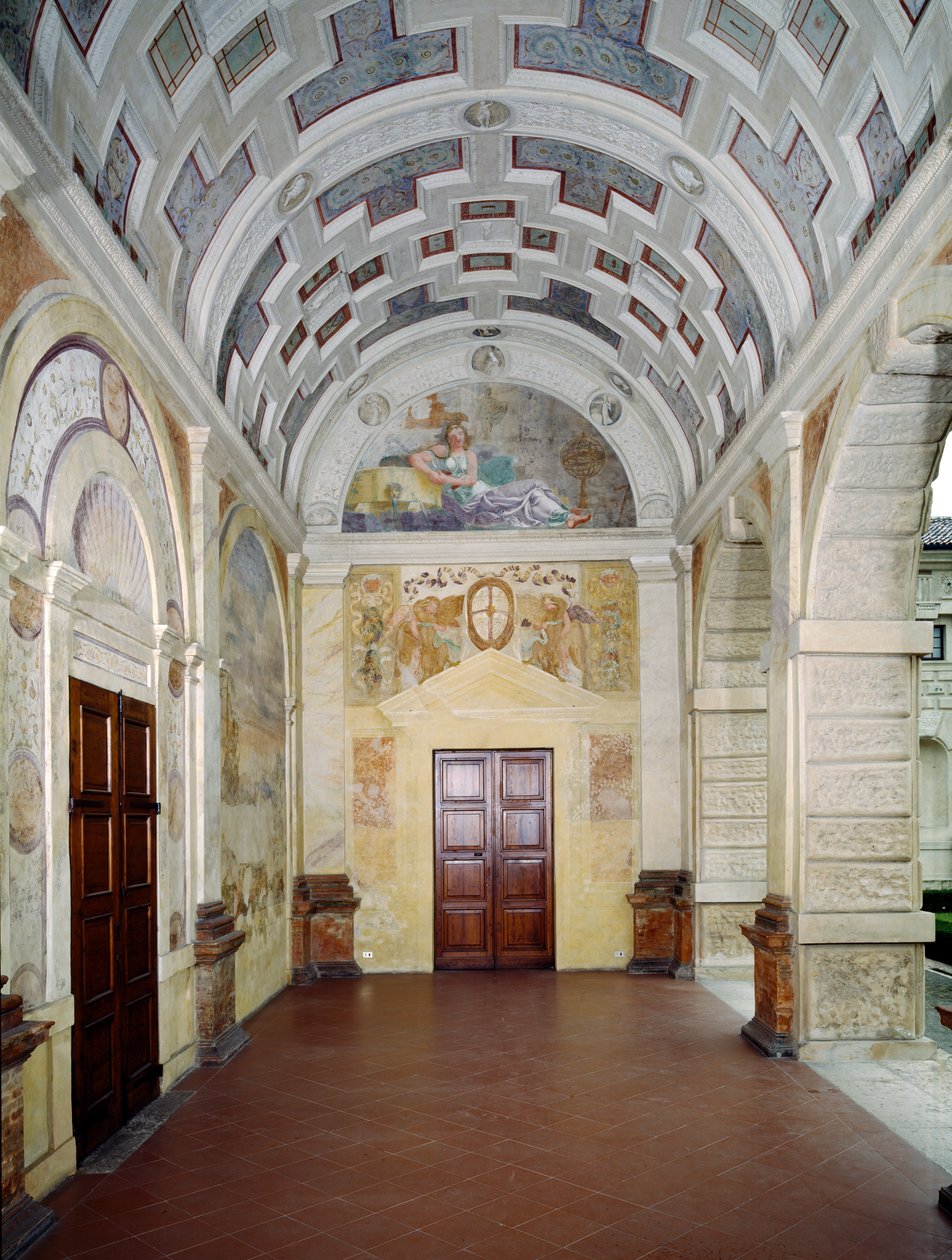 Loggia delle Muse avec plafond à caissons et lunette portant une fresque de Castalia, nymphe de l
