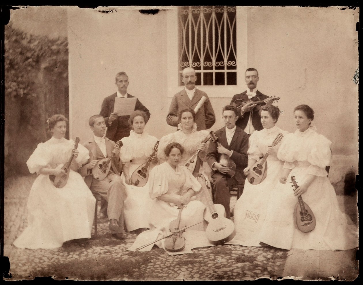 Portrait de groupe de musiciens assis, vers 1900 - Giuseppe Wulz