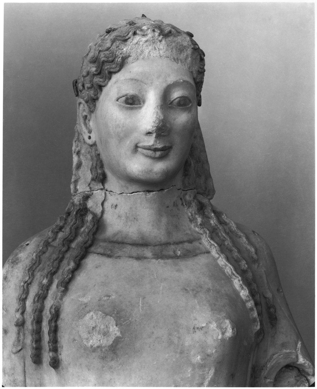 Korè connue sous le nom de Korè portant un péplos, buste (détail) c.540 av. J.-C. - Greek
