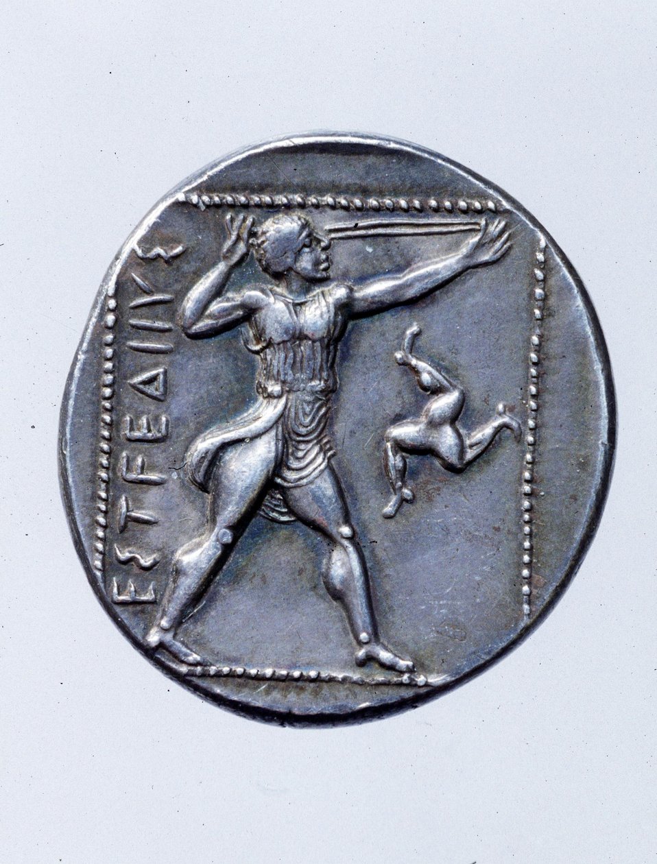 Pièce représentant un frondeur (argent) - Greek