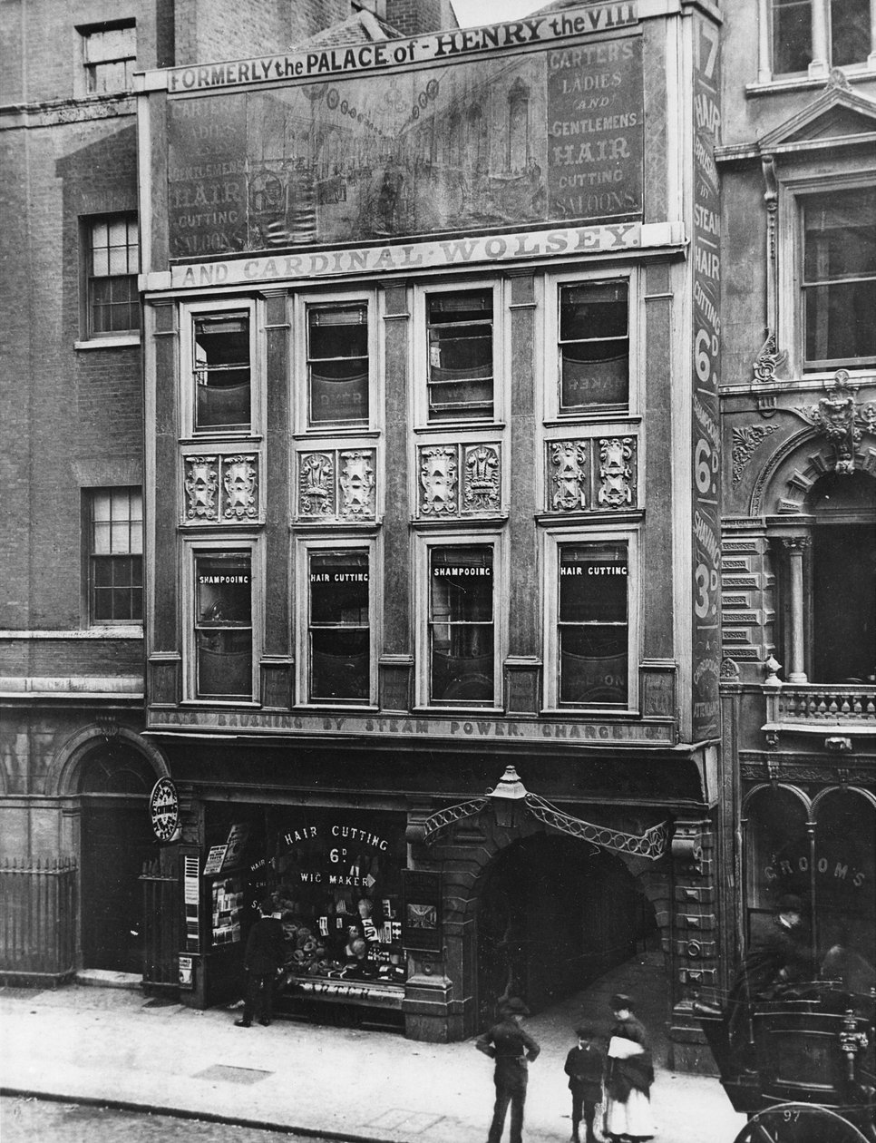 La porte, Inner Temple, c.1885 - Henry Dixon