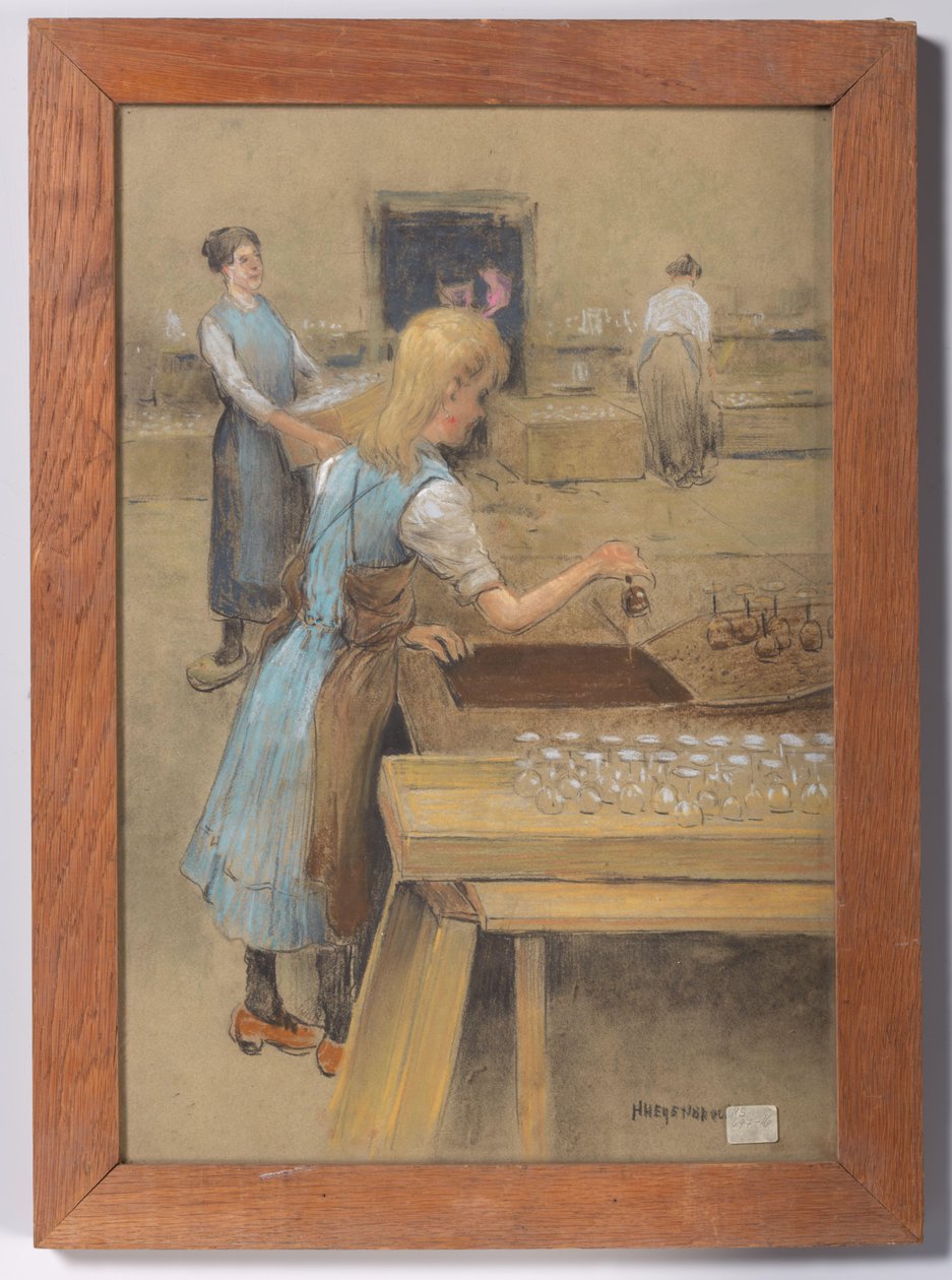 Le trempage de verres dans un bain d