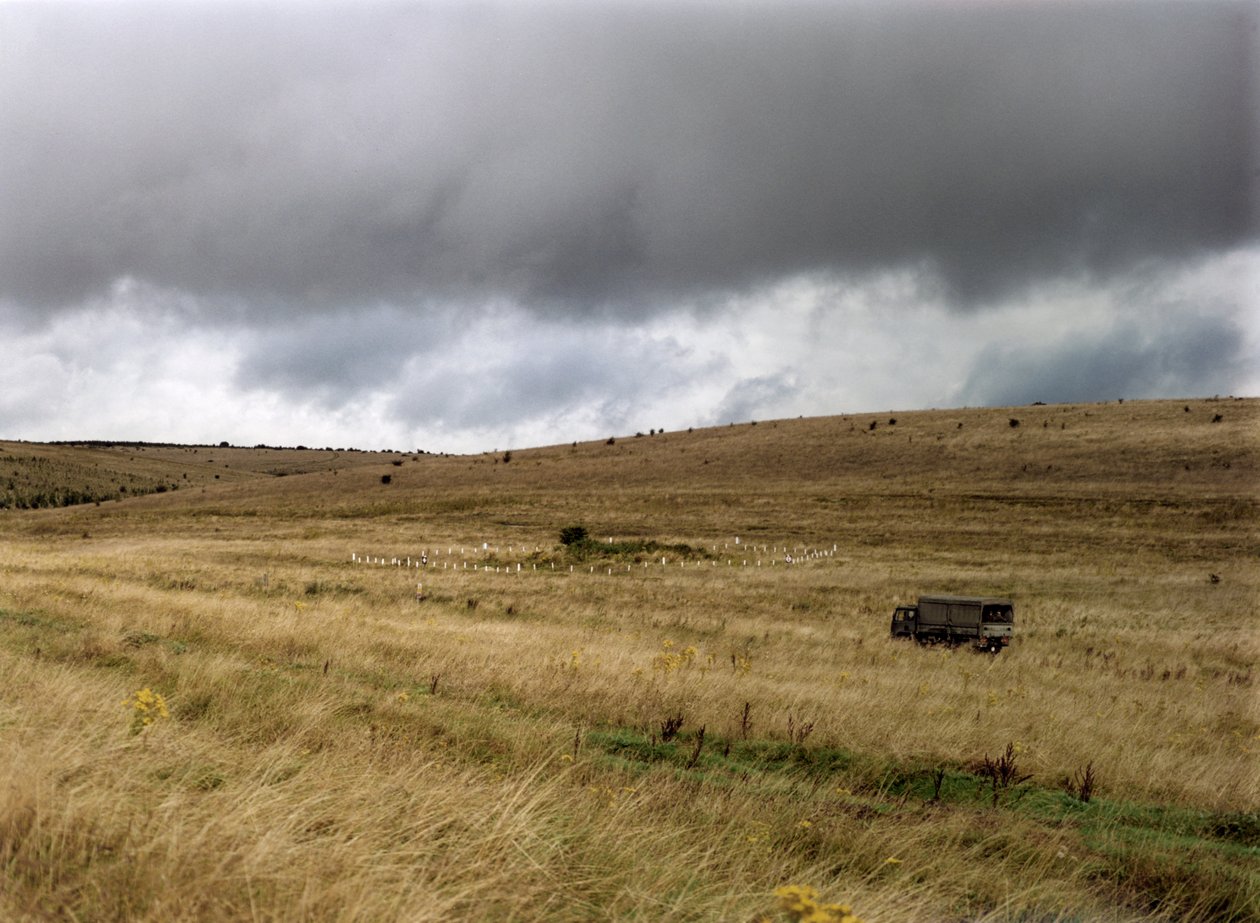 Barrow sur Salisbury Plain, Wiltshire, 1999 - IJ Leonard