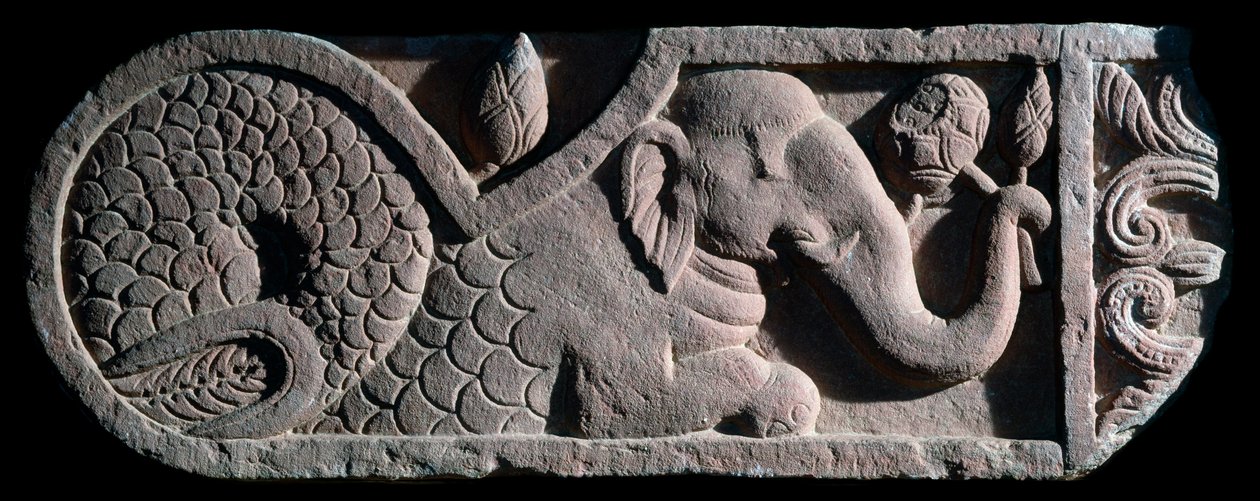 Éléphant à queue de poisson (sculpture en pierre) - Indian School