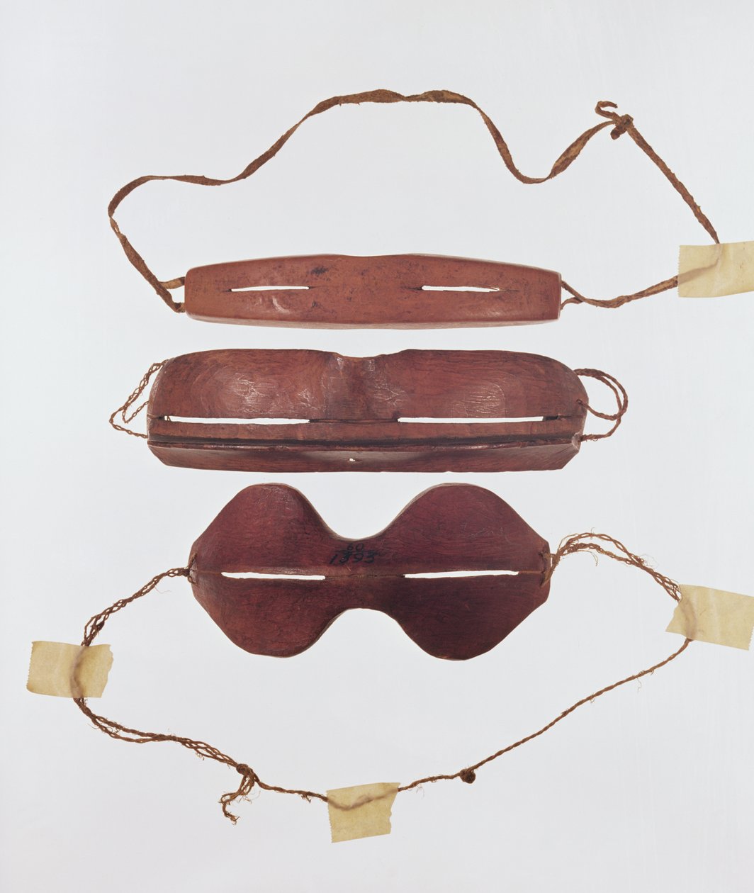 Lunettes de soleil inuit (cuir) - Inuit School