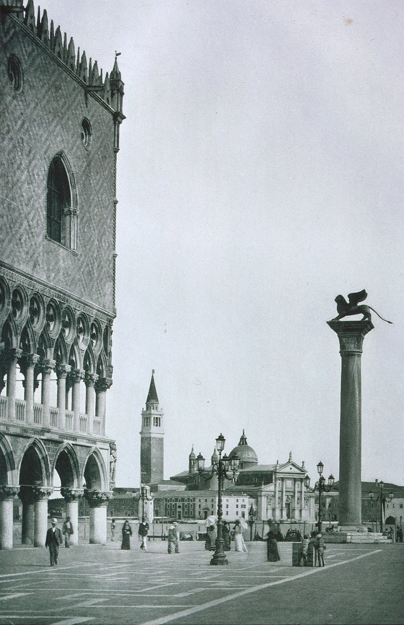 Vue du Palais des Doges et de la place Saint-Marc - Italian Photographer