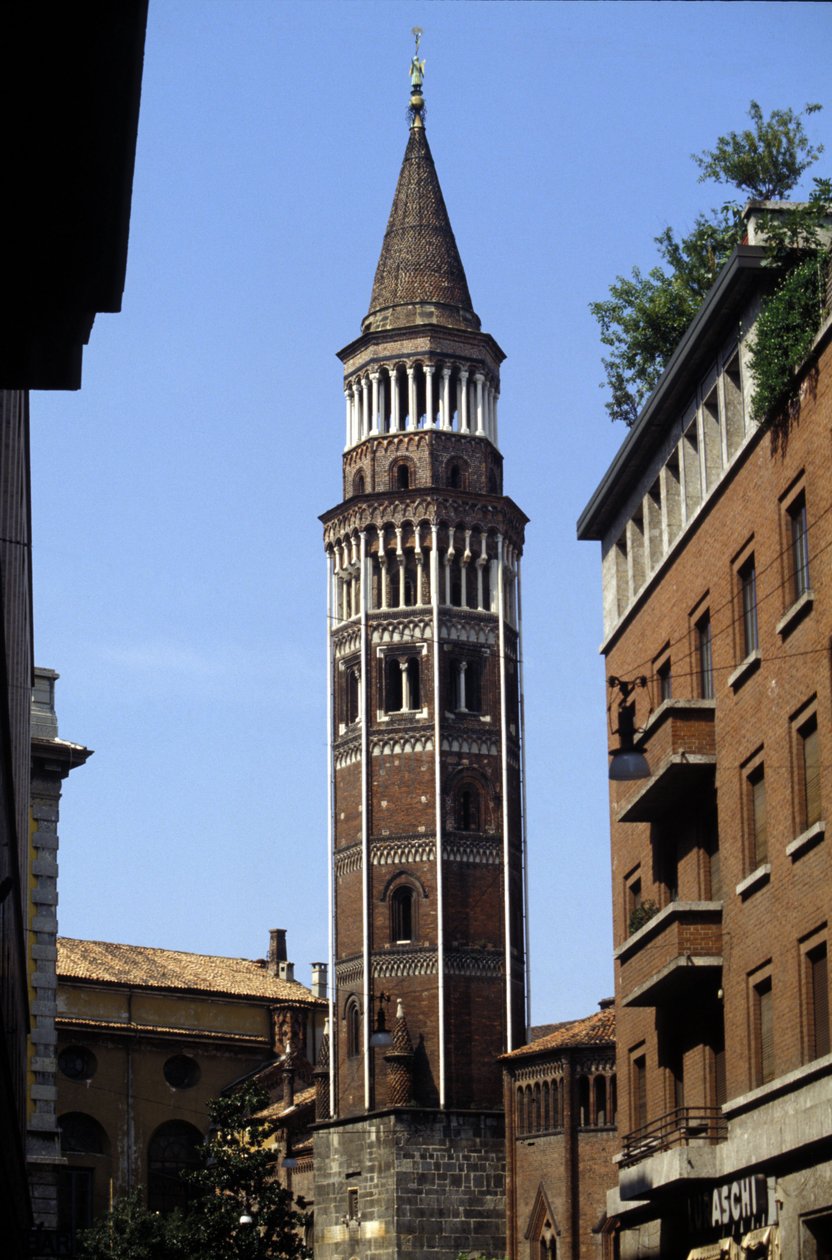 Milan : le clocher de San Gottardo. - Italian School