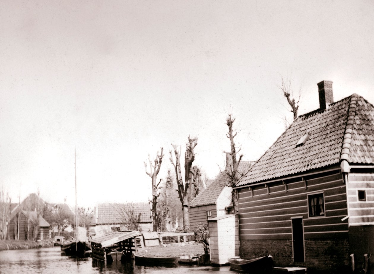 Maisons au bord du canal, Broek, Pays-Bas, 1898 - James Batkin