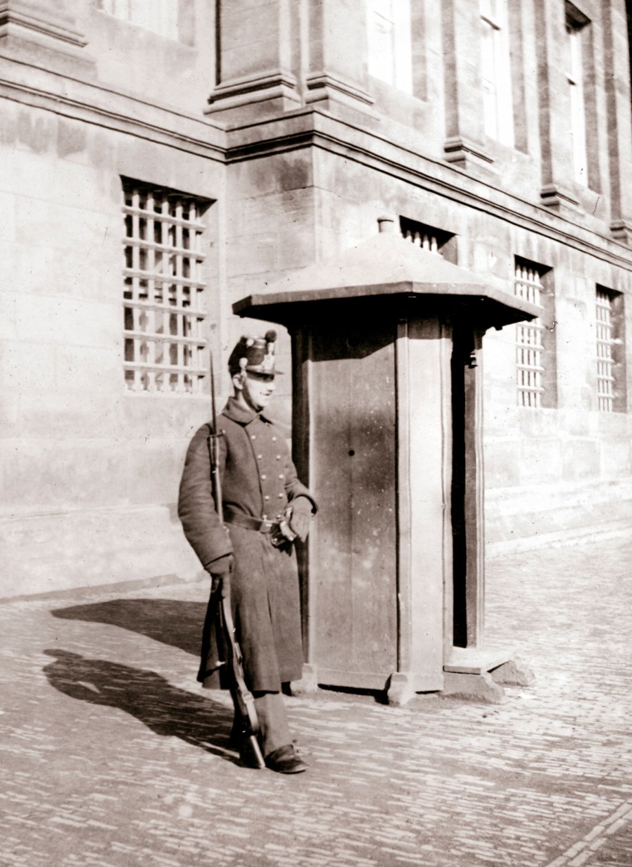 Garde, Bruxelles, 1898 - James Batkin