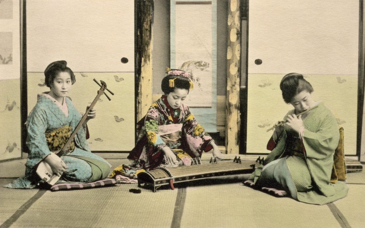 Filles japonaises jouant de la flûte, du 