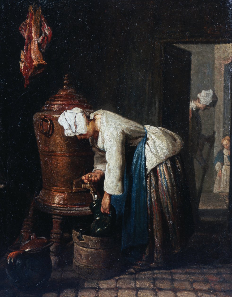 Femme puisant de l