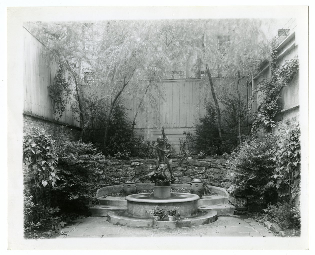 fontaine de jardin, c.1905-40 - Jessie Tarbox Beals