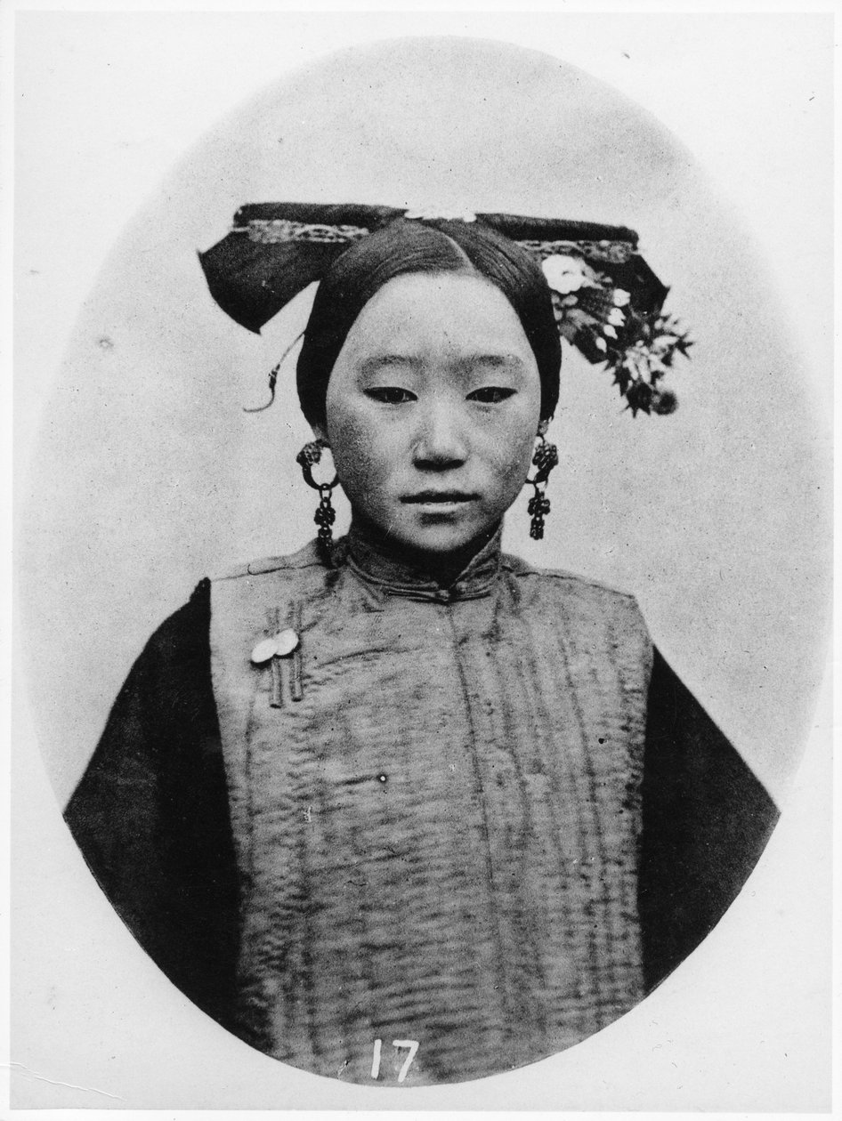 Vue de face de la coiffure d