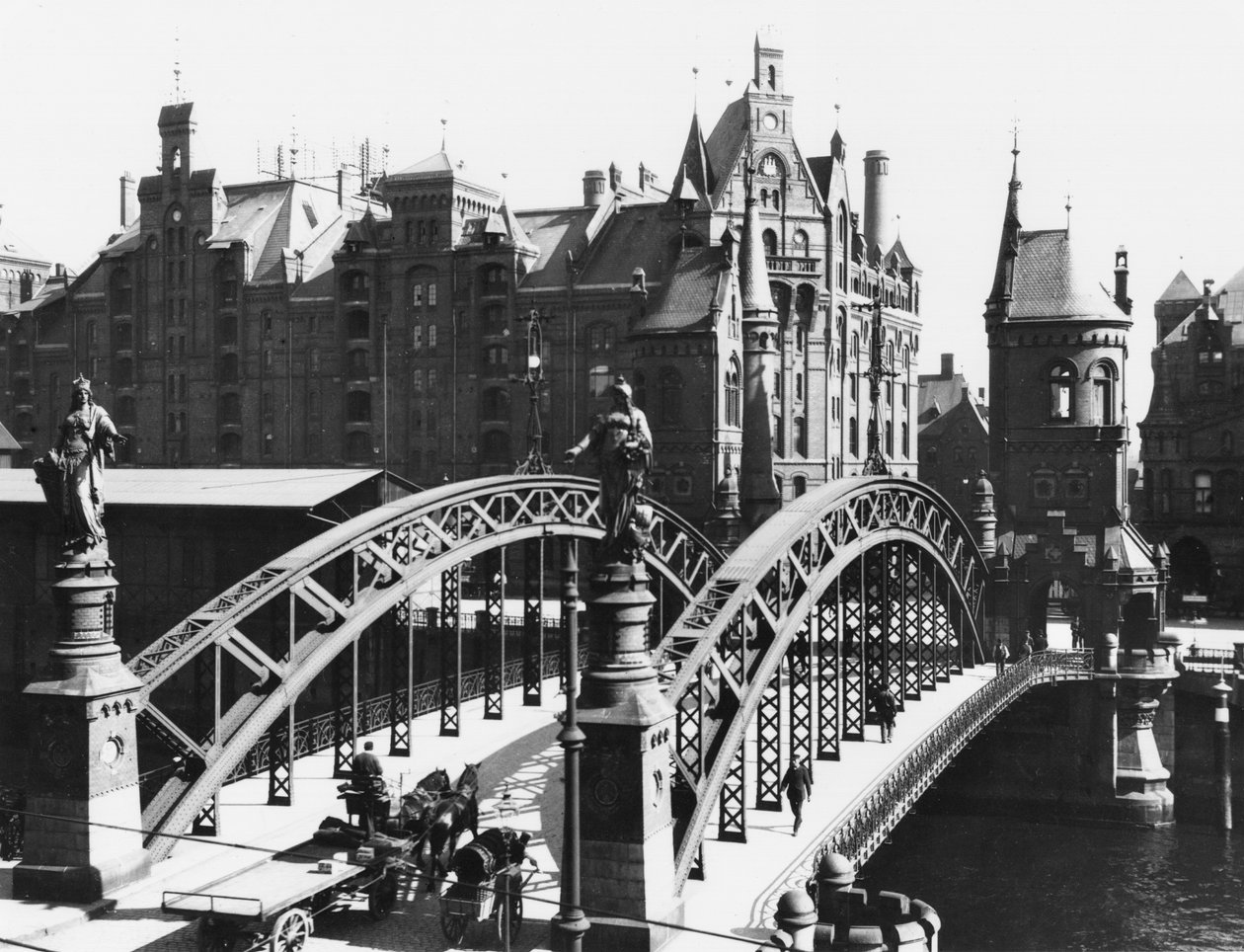 Pont dans la Speicherstadt (ville des entrepôts) Hambourg, c.1910 - Jousset