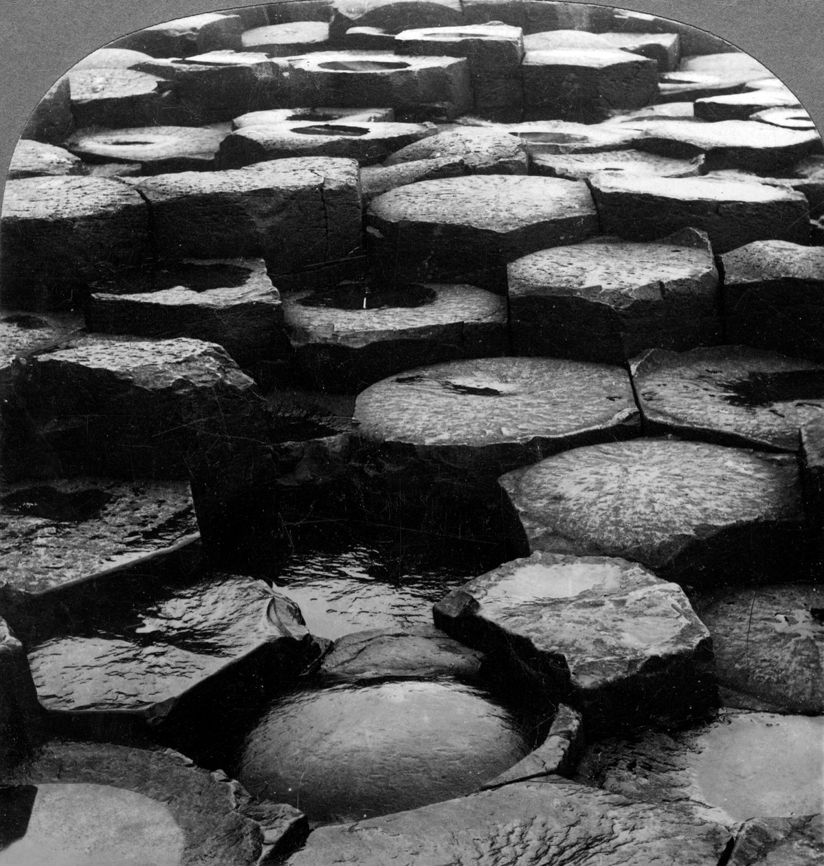 Chaussée des Géants, Antrim, Irlande du Nord - Keystone View Company